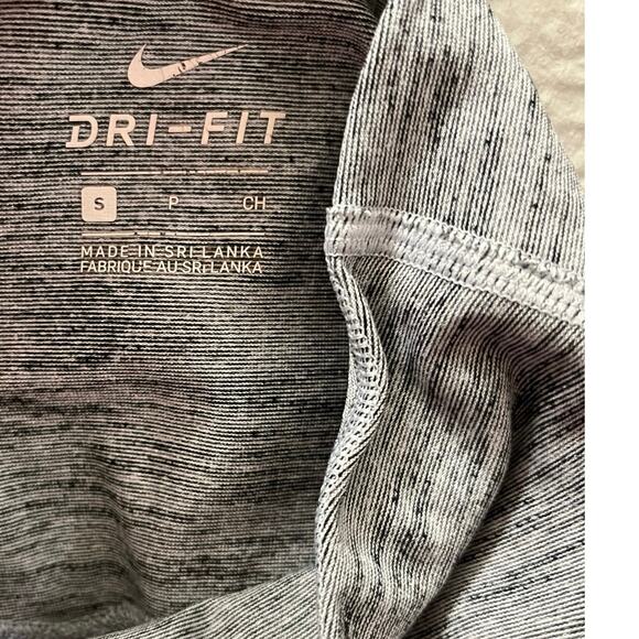 Nike Dri-FIT Gray Black Colorblock Leggings Cropped Women’s Small Athleisure - Picture 6 of 7